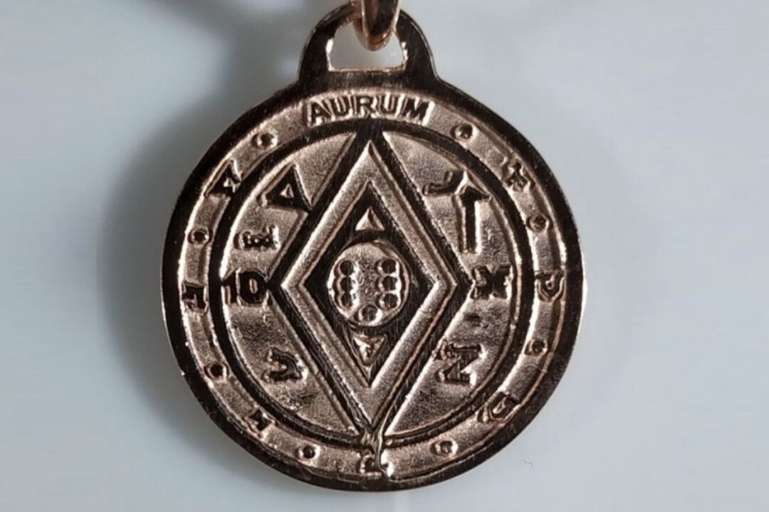 amuleto runico per attirare denaro